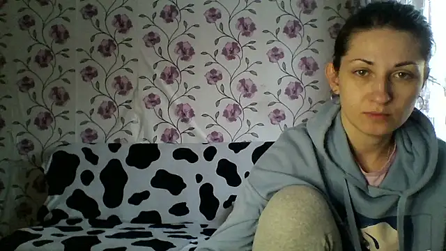 nika smily online show from December 14, 2025, 8:20 am