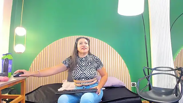 Snapshot of dahianeconnor chatting on February 10, 2026, 12:26 pm dahianeconnor online show from February 10, 2026, 12:26 pm