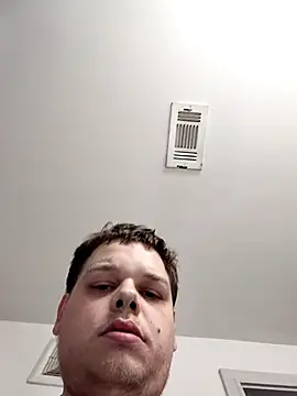 Snapshot of WaningNorth chatting on April 4, 2026, 6:47 pm WaningNorth online show from April 4, 2026, 6:47 pm