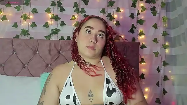 Snapshot of Ayla-marttinez chatting on April 10, 2026, 11:01 pm Ayla-marttinez online show from April 10, 2026, 11:01 pm