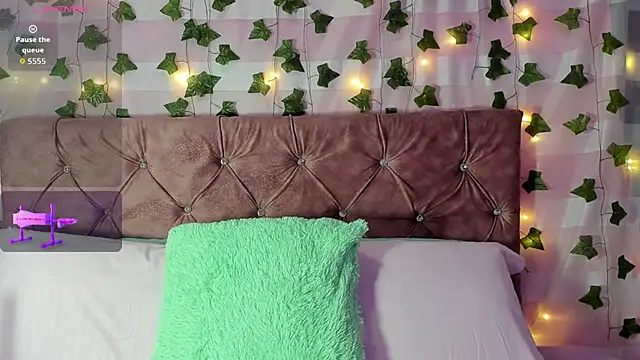 Snapshot of Ayla-marttinez chatting on March 14, 2026, 1:33 am Ayla-marttinez online show from March 14, 2026, 1:33 am