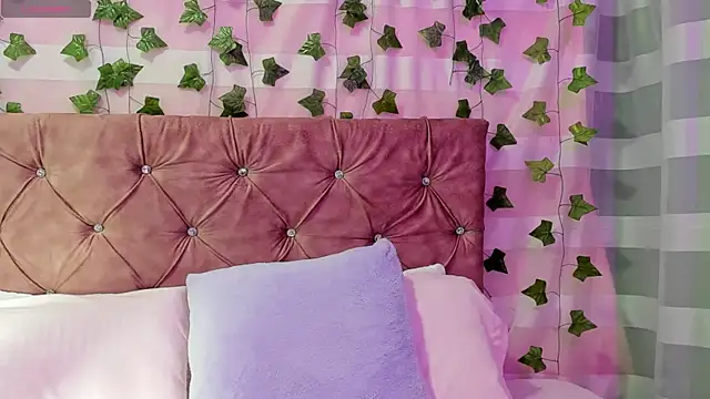 Snapshot of Ayla-marttinez chatting on March 20, 2026, 12:22 am Ayla-marttinez online show from March 20, 2026, 12:22 am