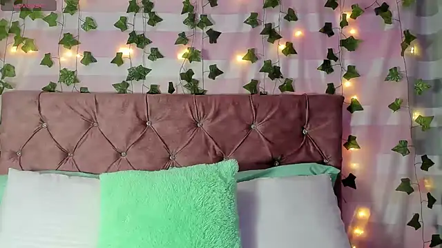 Snapshot of Ayla-marttinez chatting on April 13, 2026, 12:47 am Ayla-marttinez online show from April 13, 2026, 12:47 am