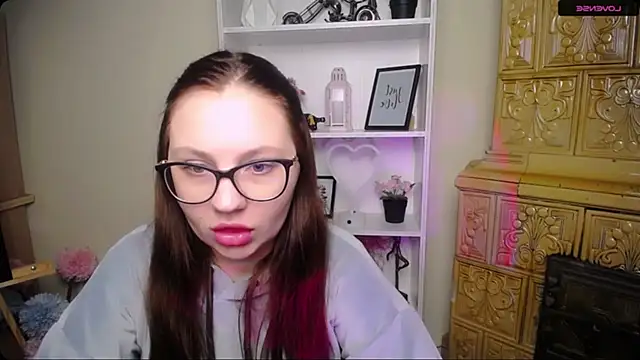 LiliaErmi online show from December 16, 2025, 5:44 am