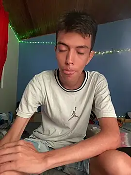 Juan Gomezz26 online show from April 17, 2026, 10:56 pm