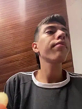 Juan Gomezz26 online show from March 18, 2026, 8:21 pm