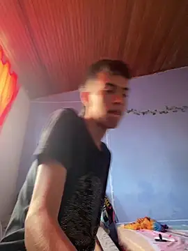 Juan Gomezz26 online show from April 8, 2026, 9:16 pm