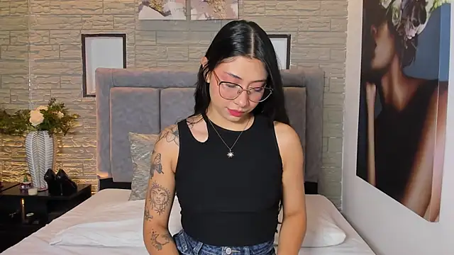 LanaRouse online show from January 6, 2026, 1:15 pm