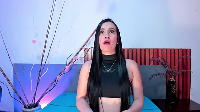 EllaVillaluna online show from January 14, 2026, 1:42 am