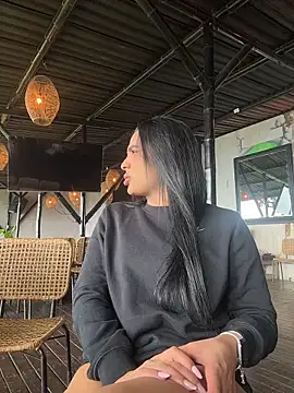 Snapshot of ValeriaTorress_ chatting on February 19, 2026, 6:27 pm ValeriaTorress online show from February 19, 2026, 6:27 pm