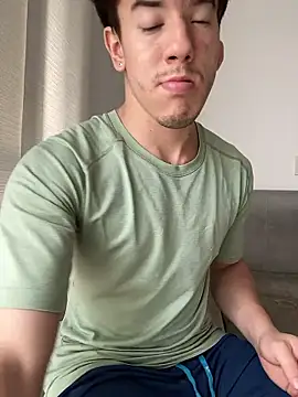 maxxcooper1 online show from January 15, 2026, 4:10 pm