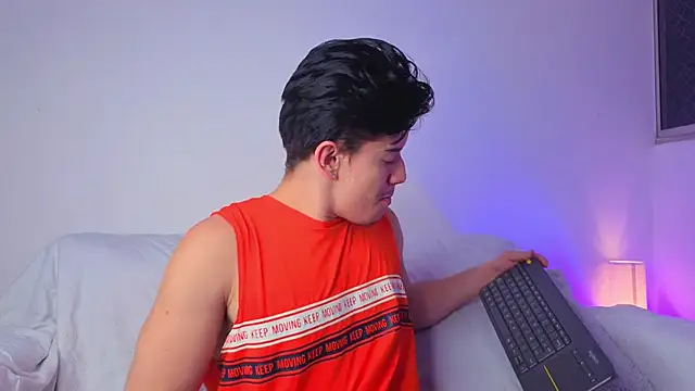 maxxcooper1 online show from January 18, 2026, 4:49 am