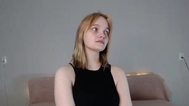 Snapshot of Catherine_Walker chatting on January 6, 2026, 2:10 pm Catherine Walker online show from January 6, 2026, 2:10 pm