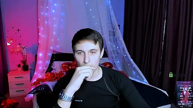 Snapshot of beauty_liam chatting on February 15, 2026, 8:52 pm beauty liam online show from February 15, 2026, 8:52 pm