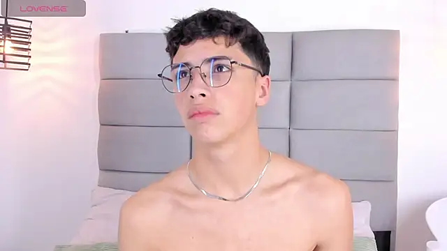 JoshClaarktt online show from March 3, 2026, 3:57 am