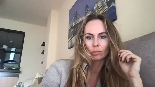 Snapshot of LeMilf chatting on February 27, 2026, 10:59 am LeMilf online show from February 27, 2026, 10:59 am