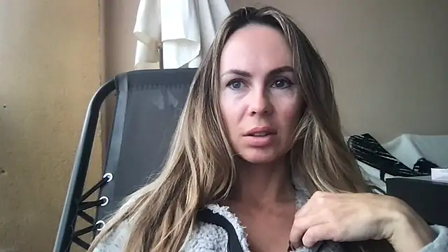 Snapshot of LeMilf chatting on February 28, 2026, 7:52 am LeMilf online show from February 28, 2026, 7:52 am