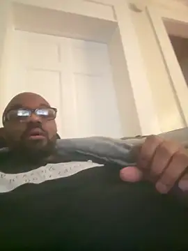 Snapshot of MrUnintentional chatting on January 6, 2026, 4:22 pm MrUnintentional online show from January 6, 2026, 4:22 pm