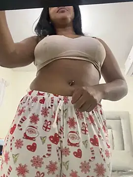 tuexotica online show from December 23, 2025, 6:23 am