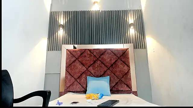 TAYSON SCOTT online show from December 19, 2025, 12:07 pm