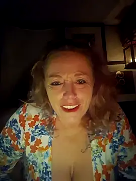 Snapshot of gailbee12 chatting on February 7, 2026, 7:05 am gailbee12 online show from February 7, 2026, 7:05 am
