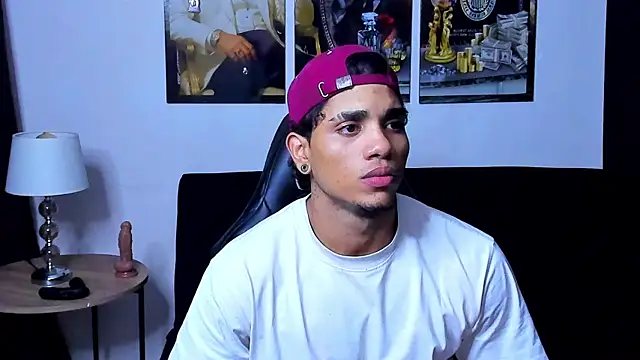 Snapshot of Dustyn_Michelle1 chatting on March 4, 2026, 2:41 am Dustyn Michelle1 online show from March 4, 2026, 2:41 am