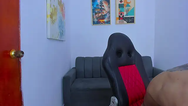 Snapshot of Dustyn_Michelle1 chatting on February 18, 2026, 4:03 pm Dustyn Michelle1 online show from February 18, 2026, 4:03 pm