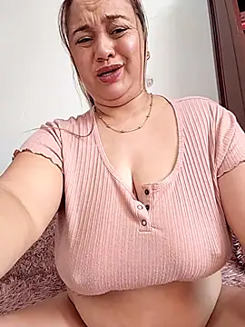 Snapshot of MMia_18 chatting on December 20, 2025, 1:03 pm MMia 18 online show from December 20, 2025, 1:03 pm