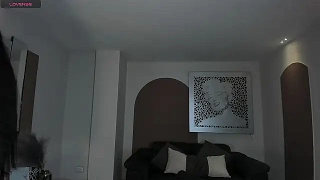 Snapshot of ValeriaRossi_ chatting on February 10, 2026, 12:26 pm ValeriaRossi online show from February 10, 2026, 12:26 pm