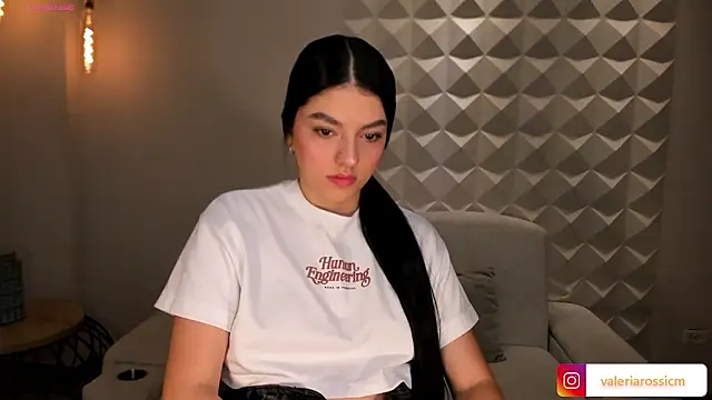 Snapshot of ValeriaRossi_ chatting on February 6, 2026, 12:23 pm ValeriaRossi online show from February 6, 2026, 12:23 pm