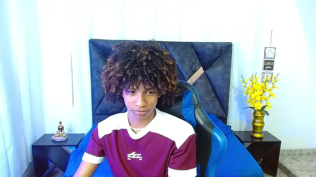 angelll18  online show from July 25, 2026, 8:37 pm