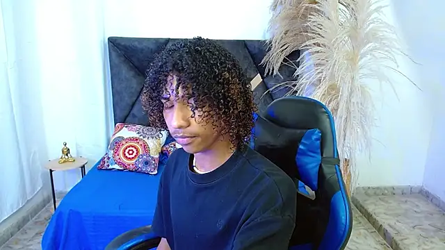 angelll18  online show from March 5, 2026, 9:00 pm