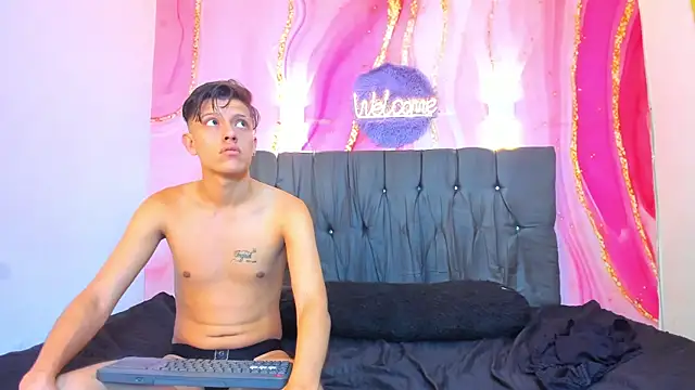 Snapshot of Hotsweet_Guys chatting on December 14, 2025, 4:51 am Hotsweet Guys online show from December 14, 2025, 4:51 am