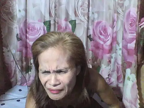 Petite elise online show from April 8, 2026, 8:32 pm