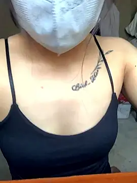 Snapshot of NinaBaby22 chatting on January 19, 2026, 4:05 am NinaBaby22 online show from January 19, 2026, 4:05 am