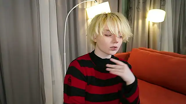 KellyKik online show from January 15, 2026, 1:47 pm