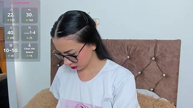 shayla  bross online show from December 14, 2025, 1:06 pm