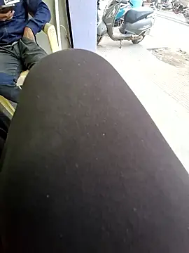 suhxil79 online show from January 15, 2026, 12:19 pm