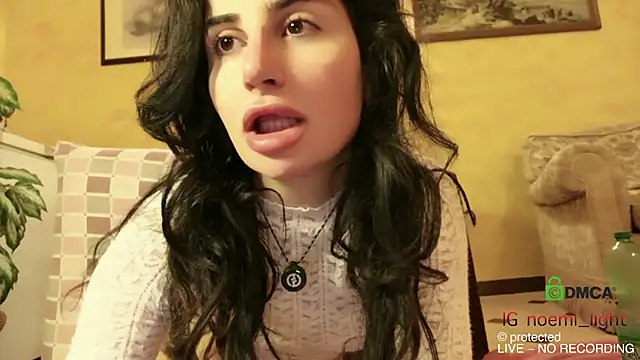 Snapshot of DeaAthena chatting on February 19, 2026, 8:50 pm DeaAthena online show from February 19, 2026, 8:50 pm