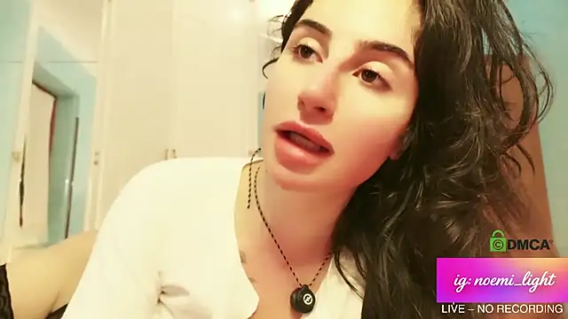 DeaAthena online show from April 3, 2026, 7:20 pm