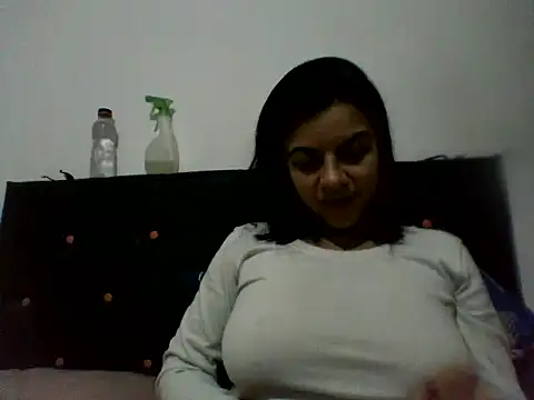 Snapshot of luluclark69 chatting on May 27, 2026, 2:19 am luluclark69 online show from May 27, 2026, 2:19 am