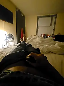 Snapshot of Gnax1 chatting on December 18, 2025, 4:44 pm Gnax1 online show from December 18, 2025, 4:44 pm