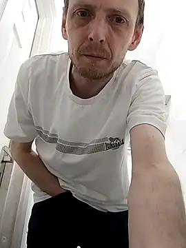 CrookedBunk3527 online show from April 3, 2026, 4:41 am