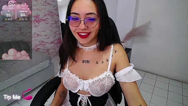 Snapshot of miss_andreaa_t chatting on December 19, 2025, 12:18 pm miss andreaa t online show from December 19, 2025, 12:18 pm