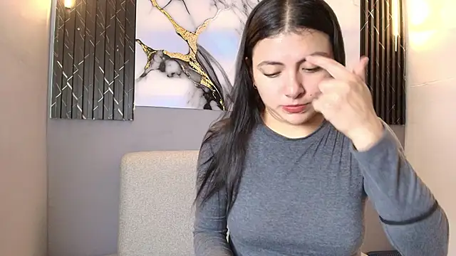 VIOLETA PARKKER online show from January 6, 2026, 7:18 pm