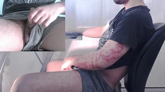 mateoconde00 online show from April 23, 2026, 9:38 pm