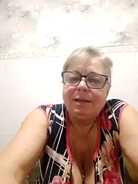 Snapshot of LinaLight88 chatting on February 7, 2026, 8:39 pm LinaLight88 online show from February 7, 2026, 8:39 pm