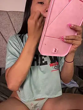 Snapshot of Val12777 chatting on March 6, 2026, 12:11 pm Val12777 online show from March 6, 2026, 12:11 pm