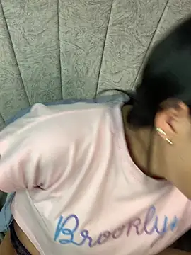 Snapshot of Val12777 chatting on March 25, 2026, 12:04 pm Val12777 online show from March 25, 2026, 12:04 pm