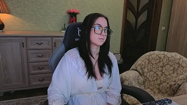 Snapshot of AnneAverry chatting on February 17, 2026, 10:12 am AnneAverry online show from February 17, 2026, 10:12 am